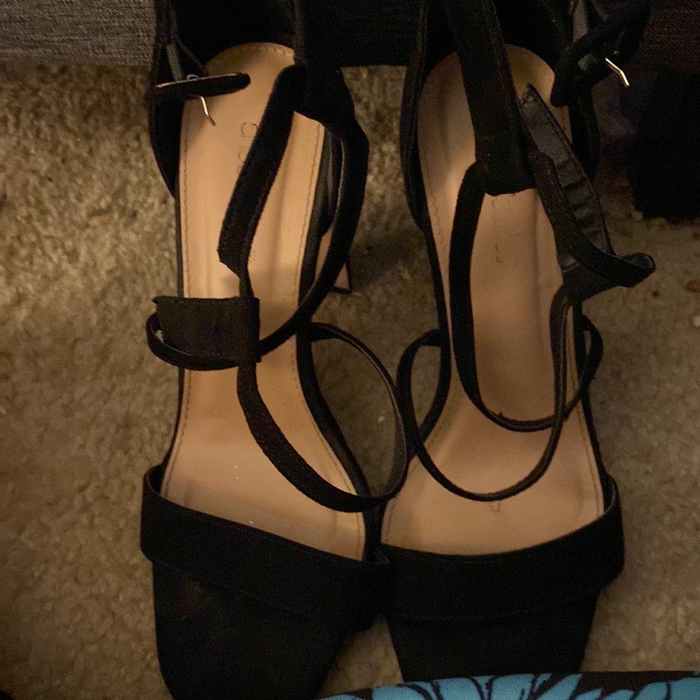 They women size 10m worn once you can wear them on special occasions